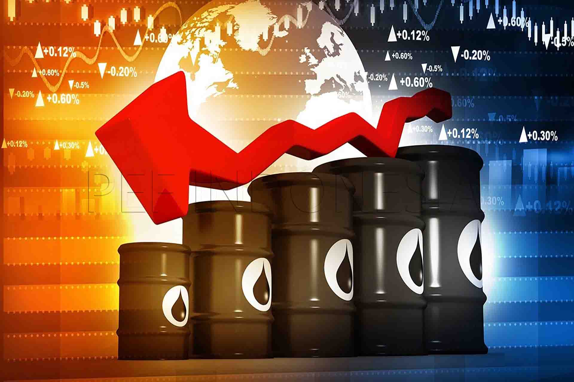 WTI pertahankan kenaikan intraday moderat mendekati level tertinggi multi-hari, tepat di bawah level $82,00